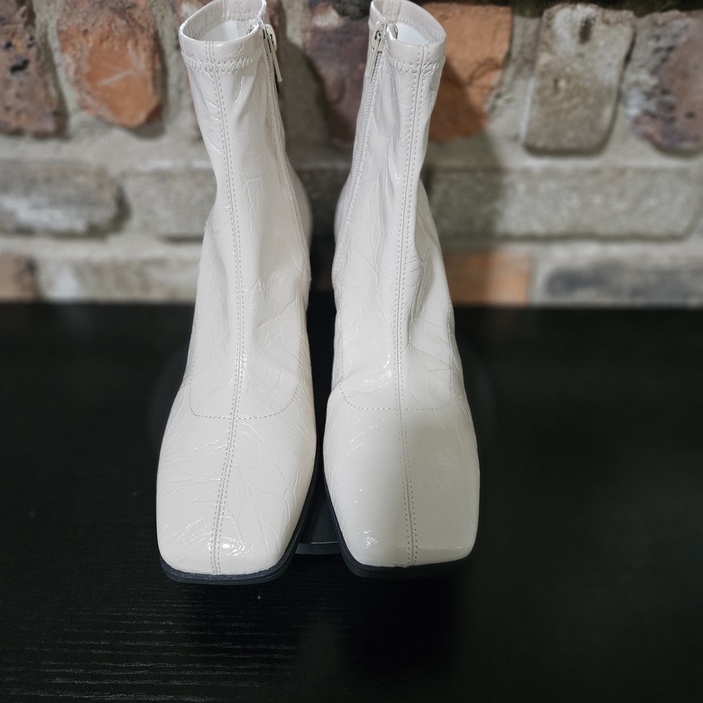Katy Perry Collections Cream Heeled Boots - Picture 3 of 8